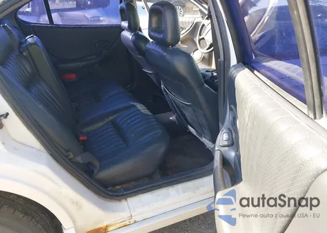 2000 Pontiac Grand Prix Gtp z USA, uszkodzony, nr VIN 1G2WR5217YF125528